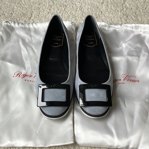 Roger Vivier Gommette suede flats